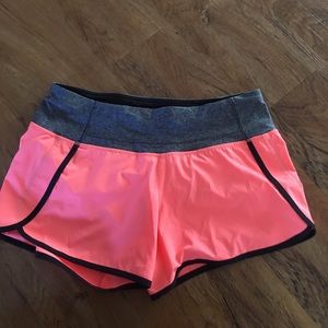 LULULEMON SZ 8 shorts